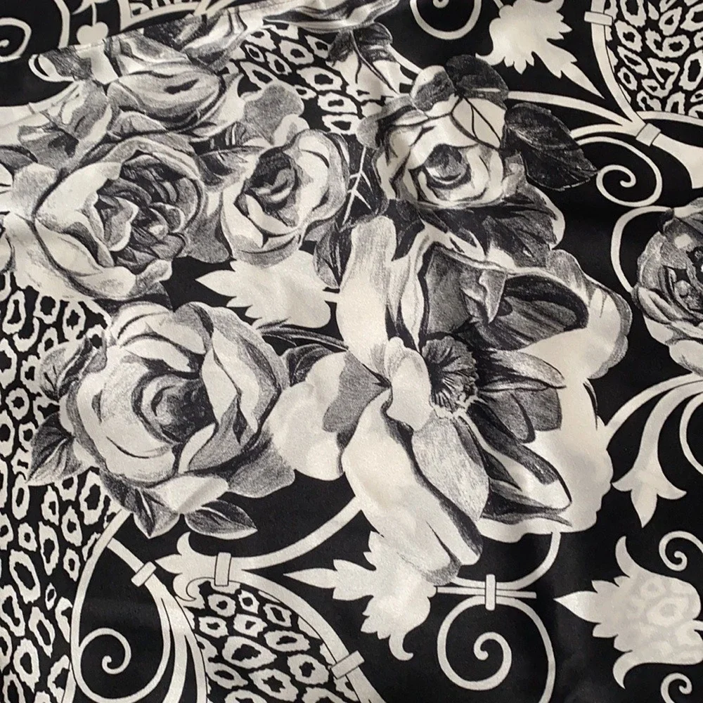 St. John silk black/white‎ floral scarf